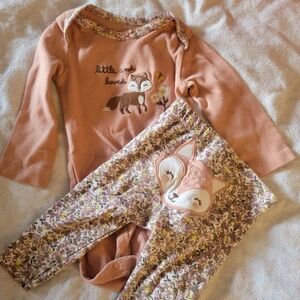 Carters Adorable Fox Baby Outfit in Peach and Floral 6Months
